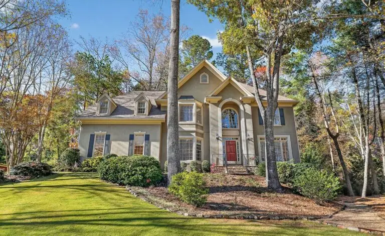 10325 Oxford Mill Circle, Johns Creek, Georgia