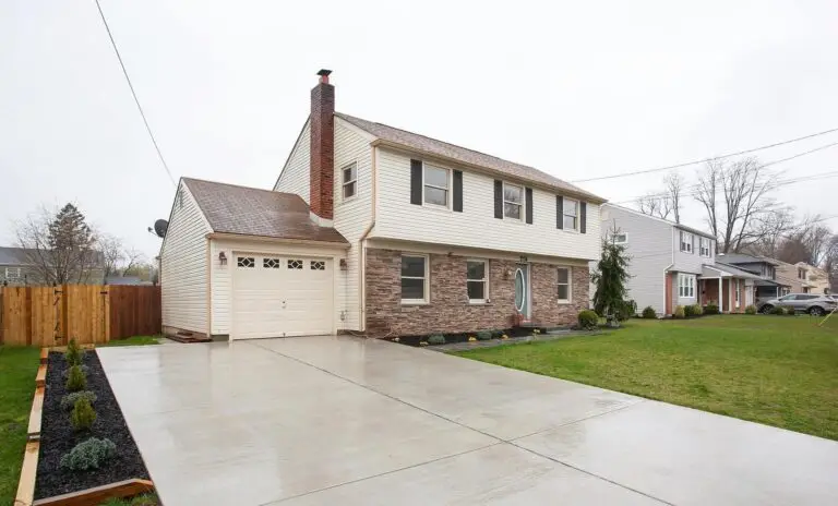 205 Winding Way Rd, Stratford