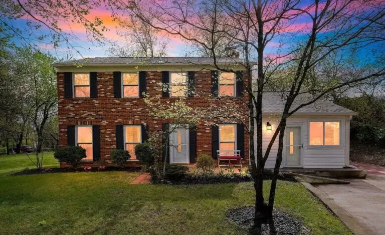 805 Mosby Hollow Dr, Herndon
